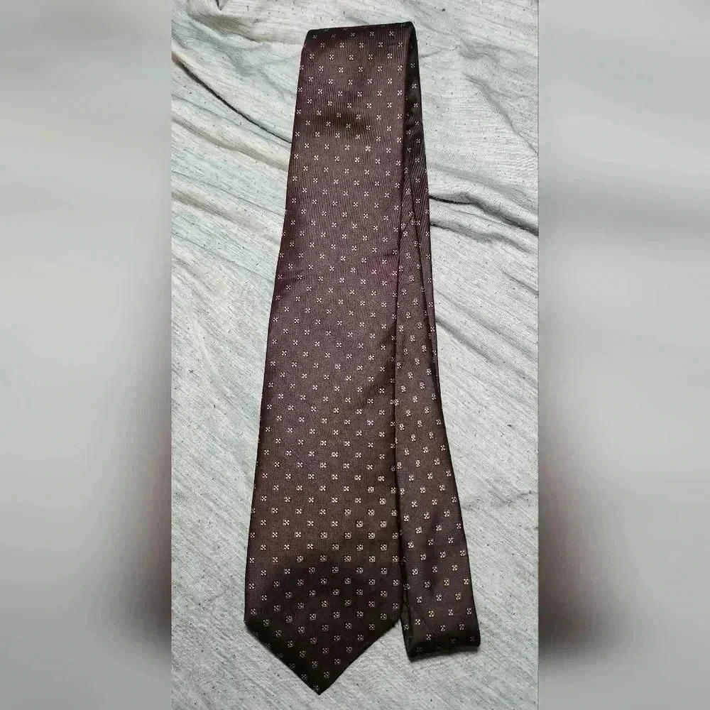 VTG Tie Shanghai Silk Research Institute Necktie 100% Silk Red W/ Yellow Dots